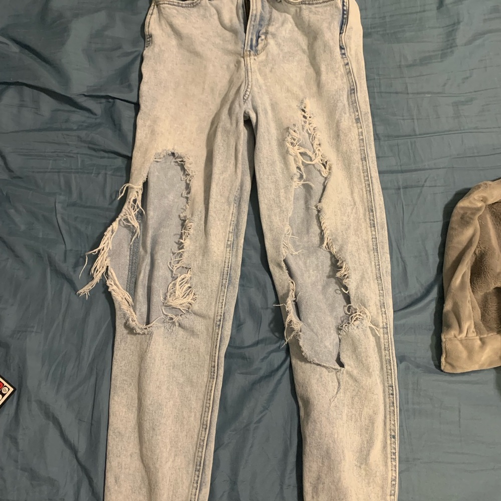 Hollister High-Rise Mom Fit Jeans
